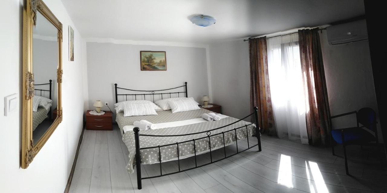 Casa Simeti Apartment Porec Exterior photo